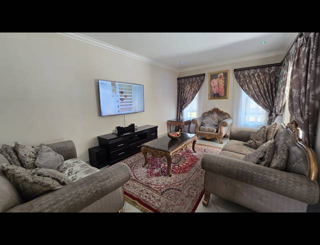 4 BEDROOM FREEHOLD FOR SALE IN SOUTH CREST